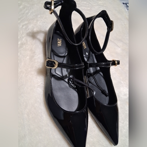 Zara Black Loafers with Glossy Finish - Picture 4 of 8